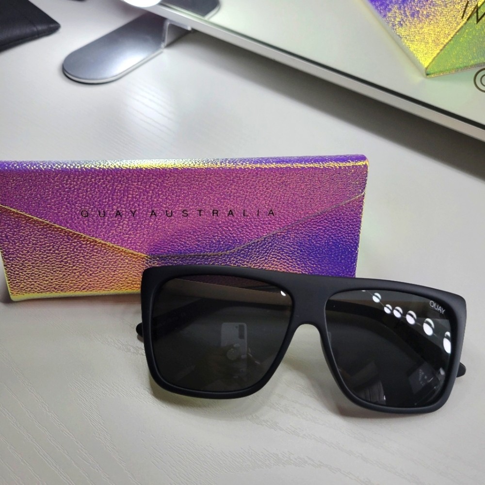 Quay oversized  sun glasses